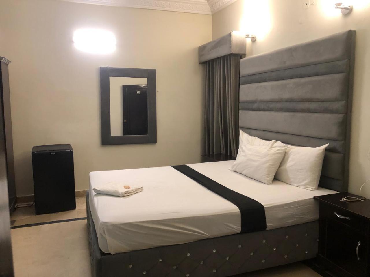 Hotel Royal Grand Lahore Ngoại thất bức ảnh