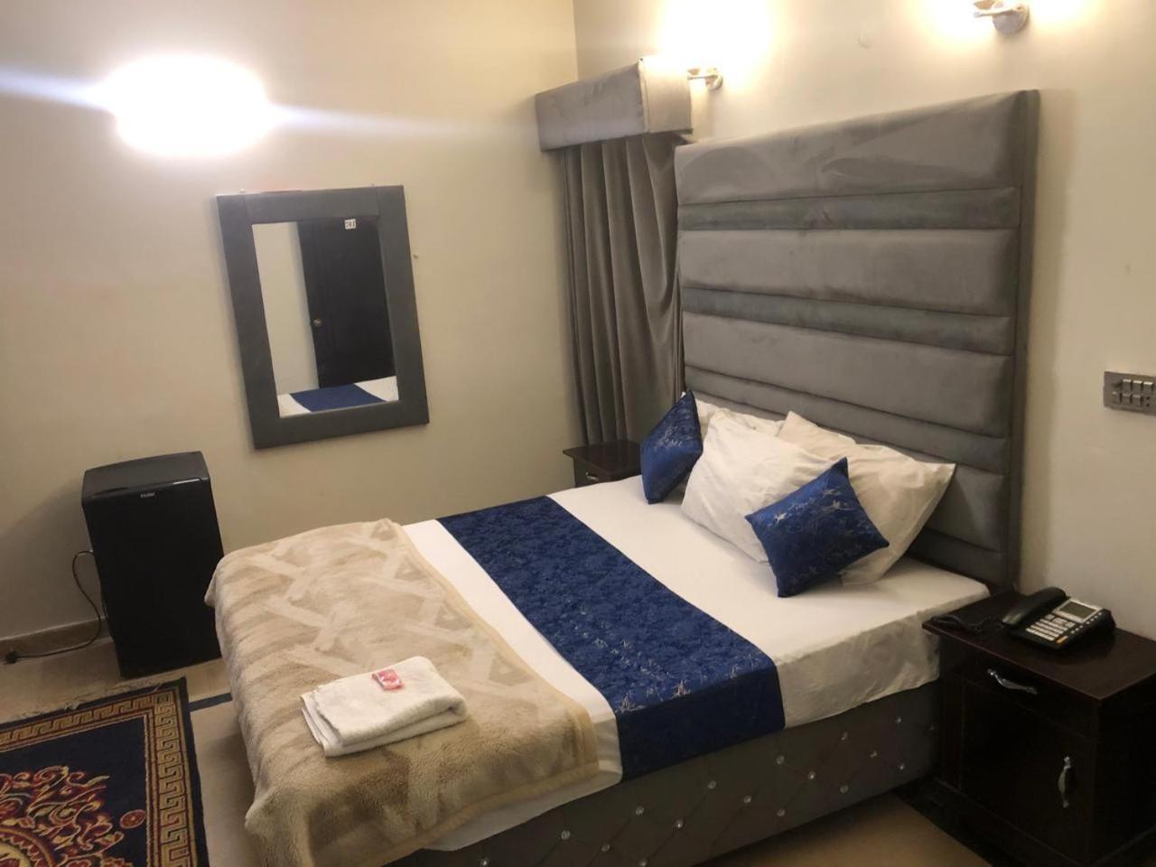 Hotel Royal Grand Lahore Ngoại thất bức ảnh